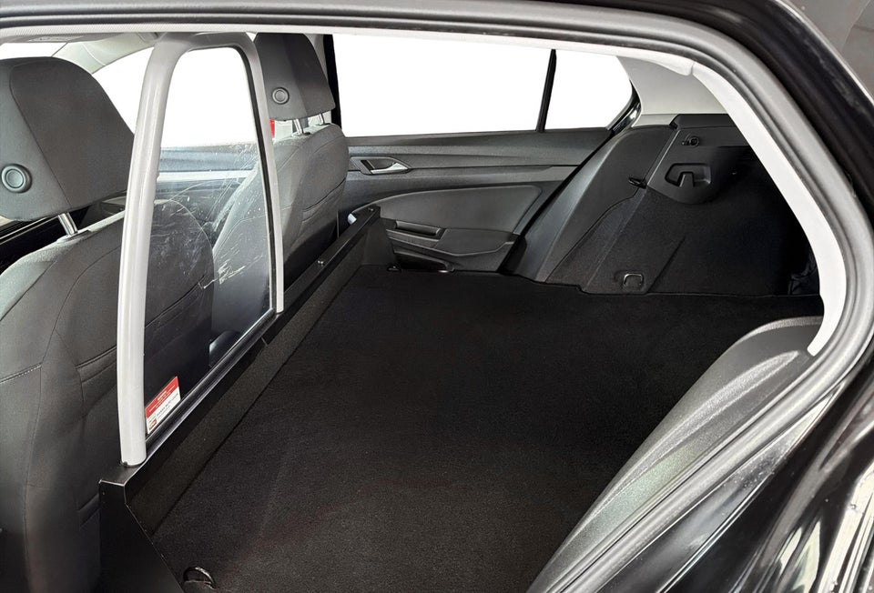 VW Golf VIII 2,0 TDi 115 Life DSG Van 5d