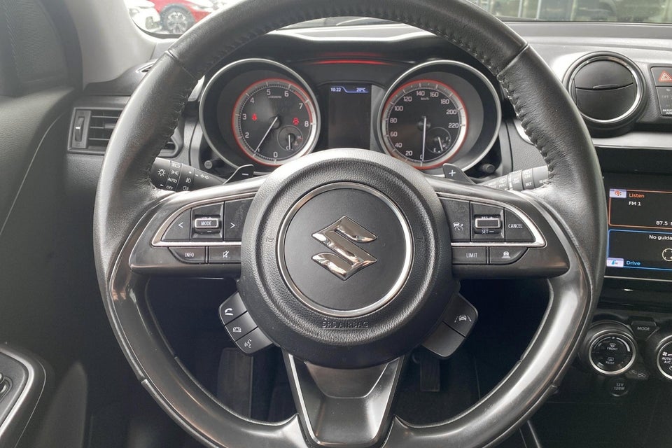 Suzuki Swift 1,2 mHybrid Exclusive CVT 5d