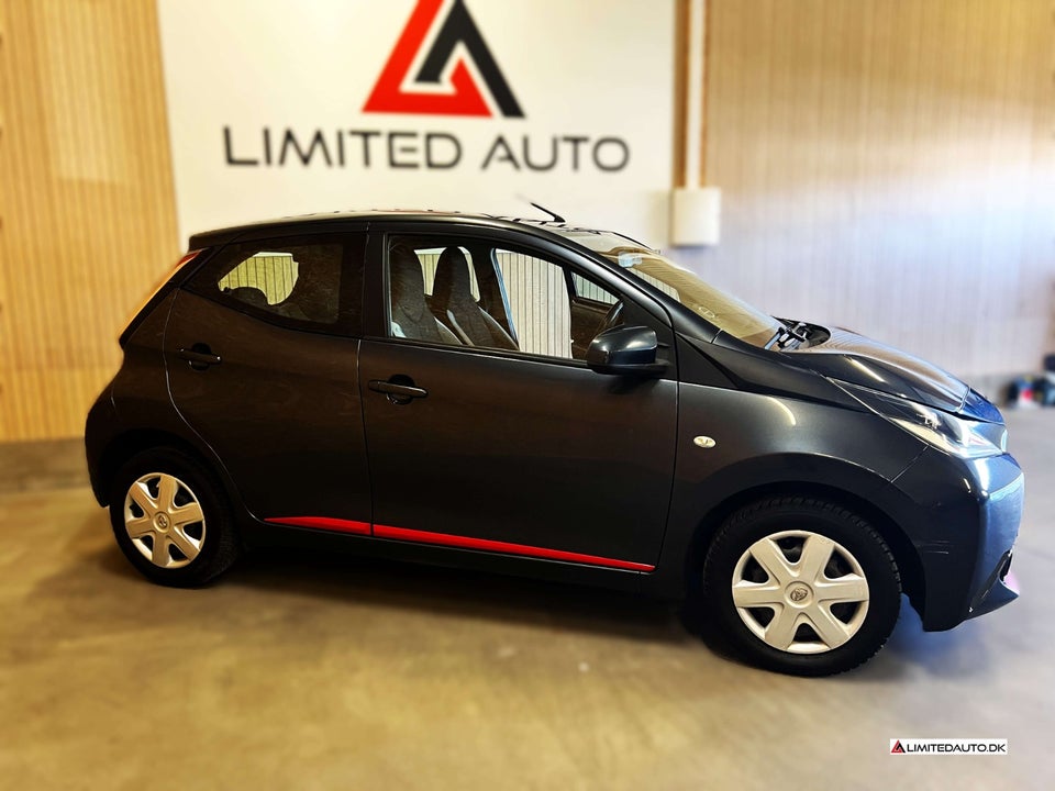 Toyota Aygo 1,0 VVT-i x-press 5d