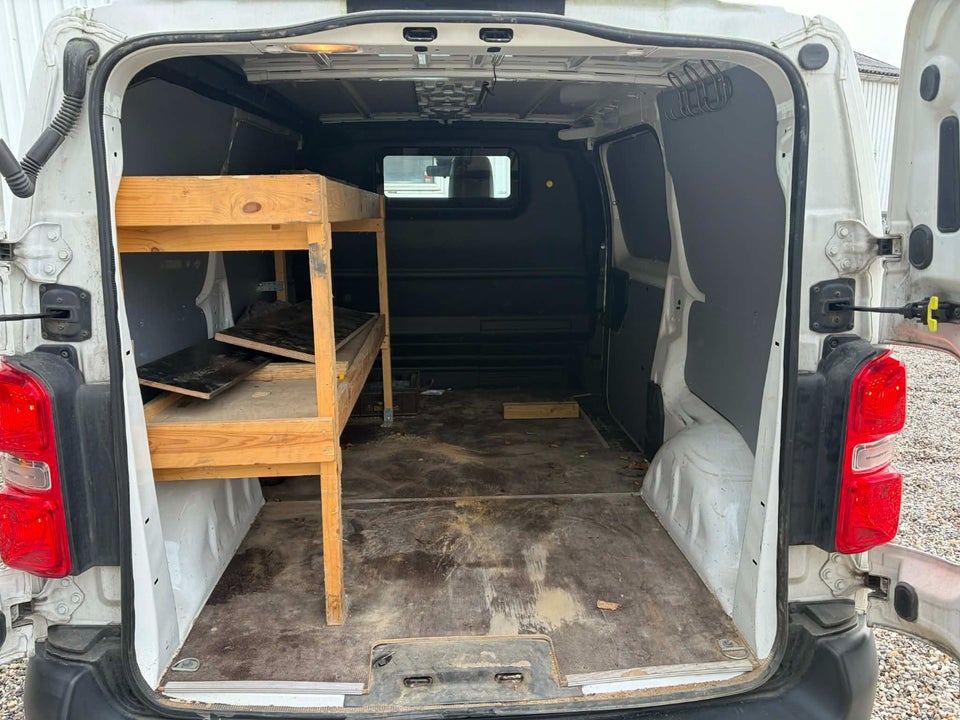 Toyota ProAce 2,0 D 122 Medium Comfort Master aut. 5d