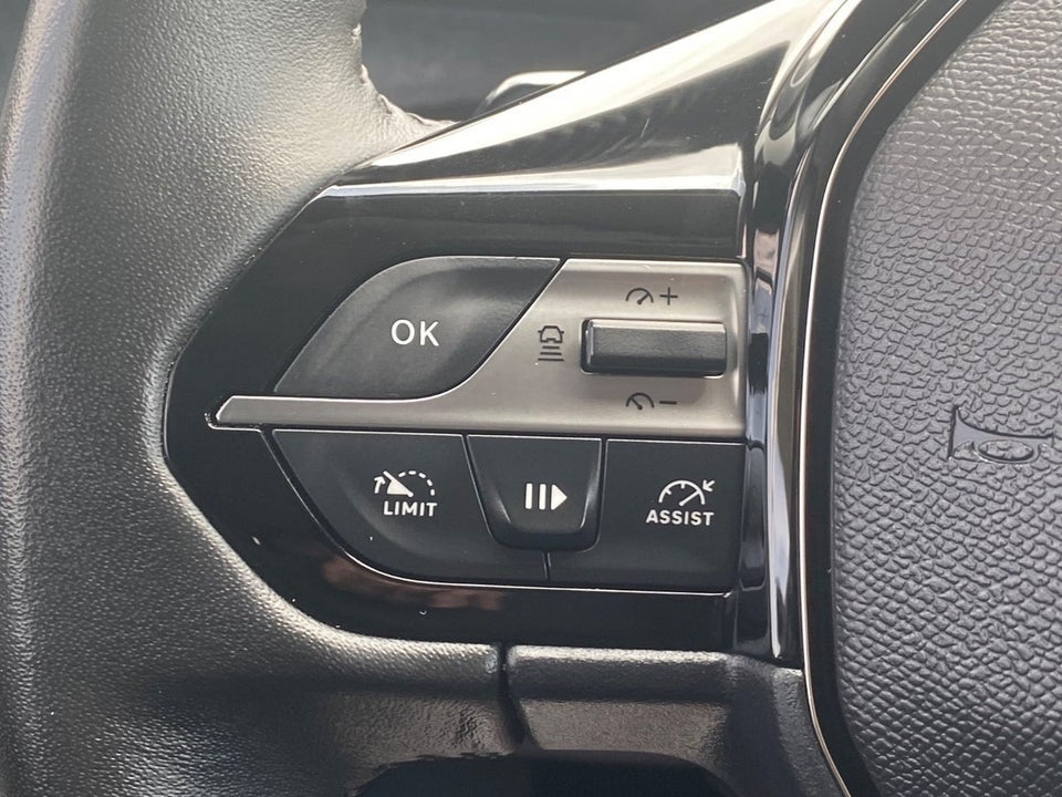 Peugeot 308 1,6 Hybrid First Selection EAT8 5d