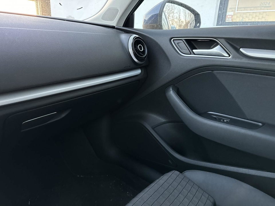 Audi A3 1,8 TFSi 180 Attraction Sportback S-tr. 5d