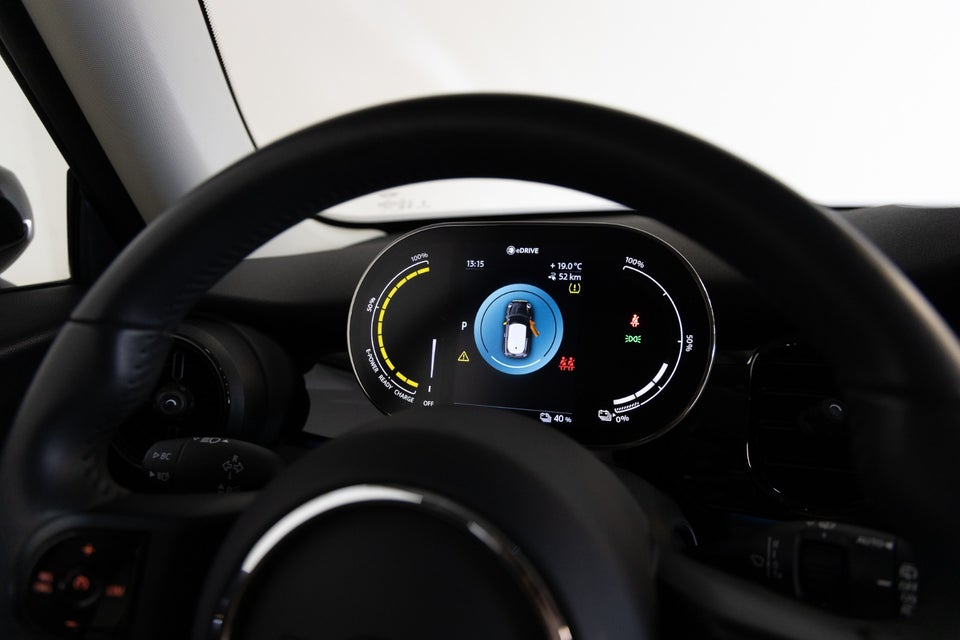 MINI Cooper SE Essential 3d