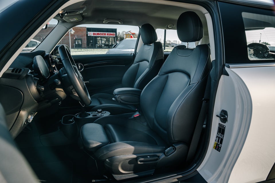 MINI Cooper SE Edition Premium Plus 3d