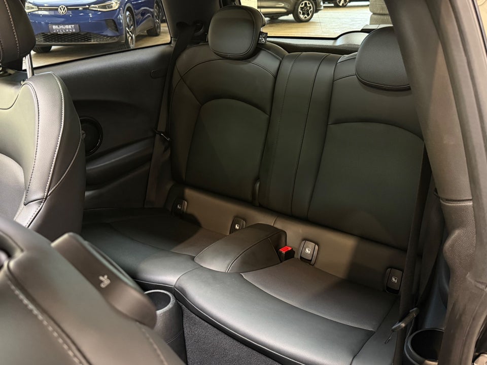 MINI Cooper SE Classic Trim 3d