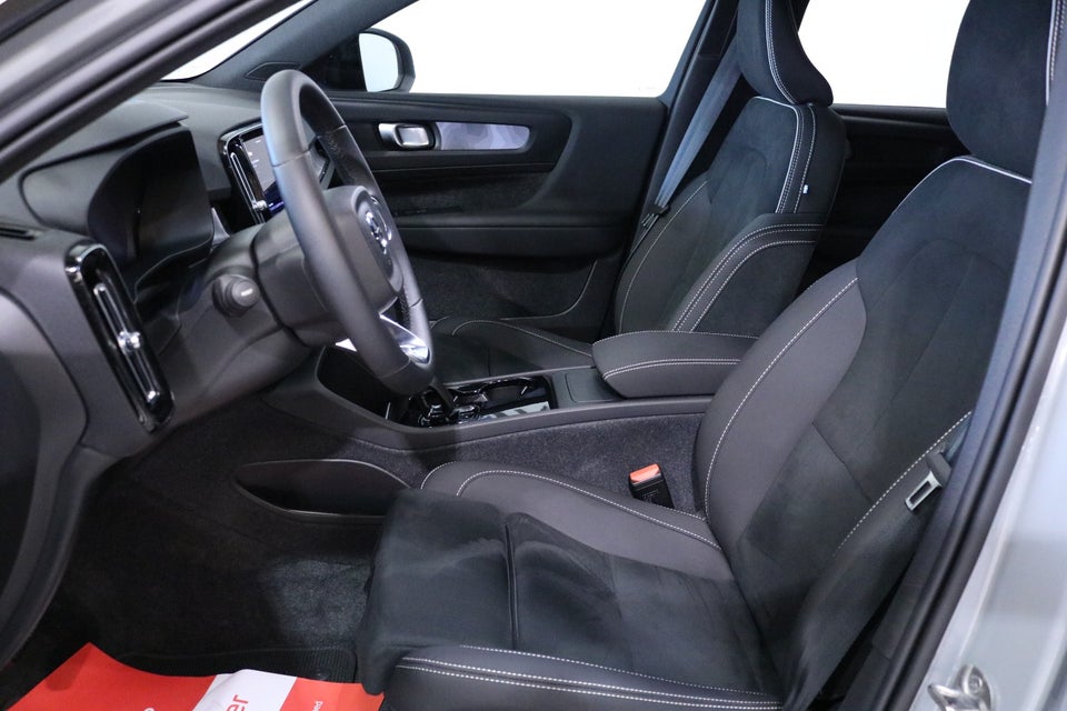 Volvo XC40 ReCharge Extended Range Plus 5d