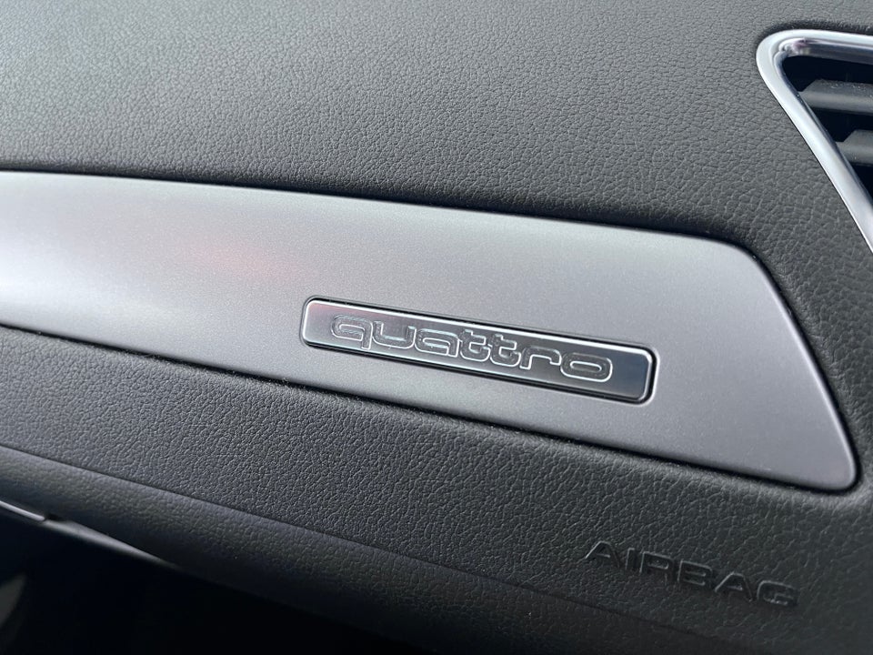 Audi A4 2,0 TFSi 211 quattro S-tr. 4d
