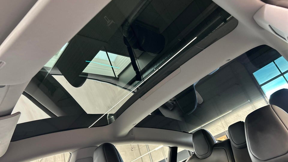 Tesla Model 3 RWD 4d