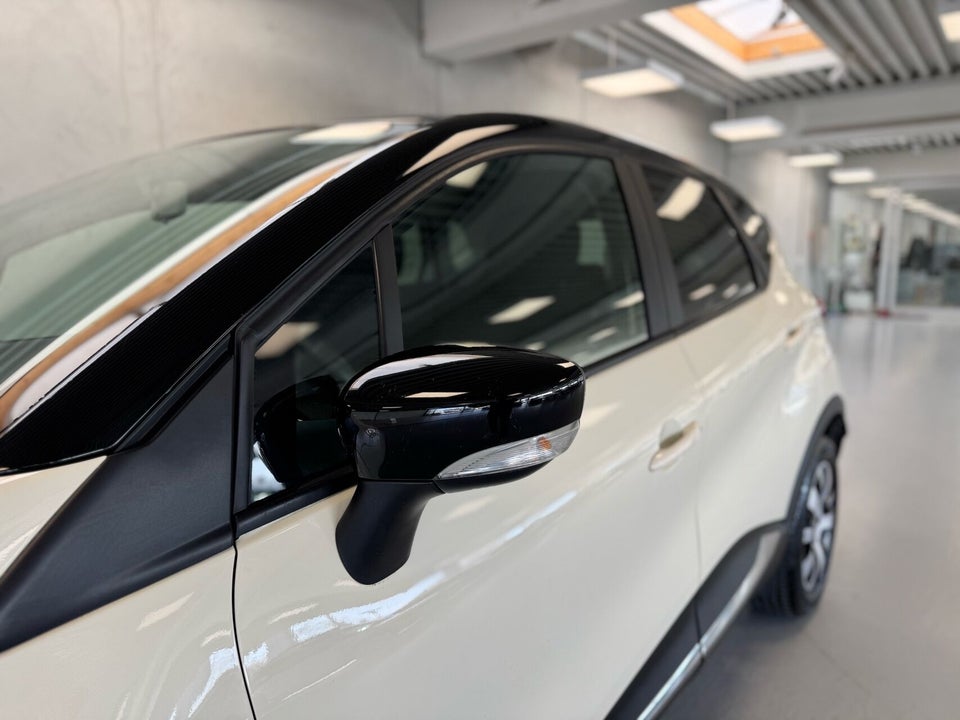 Renault Captur 0,9 TCe 90 Expression Navi Style 5d