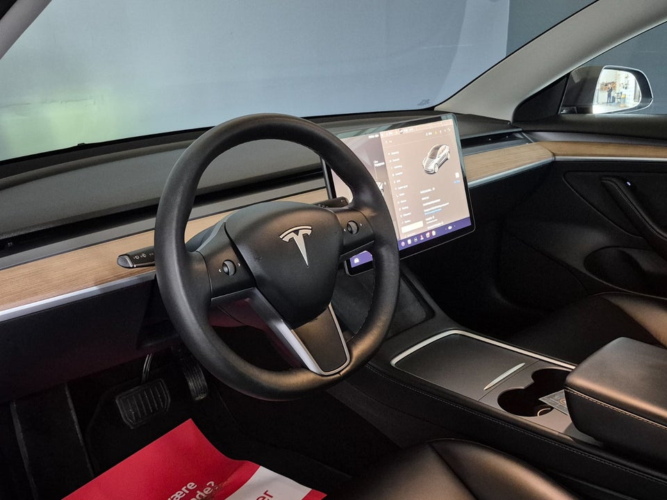Tesla Model 3 Standard Range+ RWD 4d