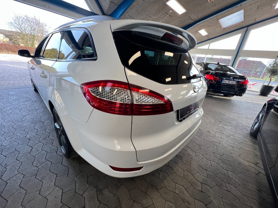 Ford Mondeo 2,5 20V Turbo Titanium stc. 5d