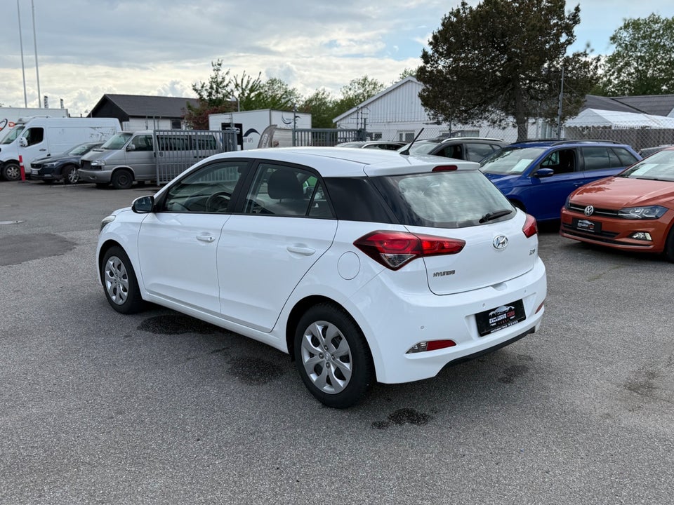 Hyundai i20 1,25 Trend 5d
