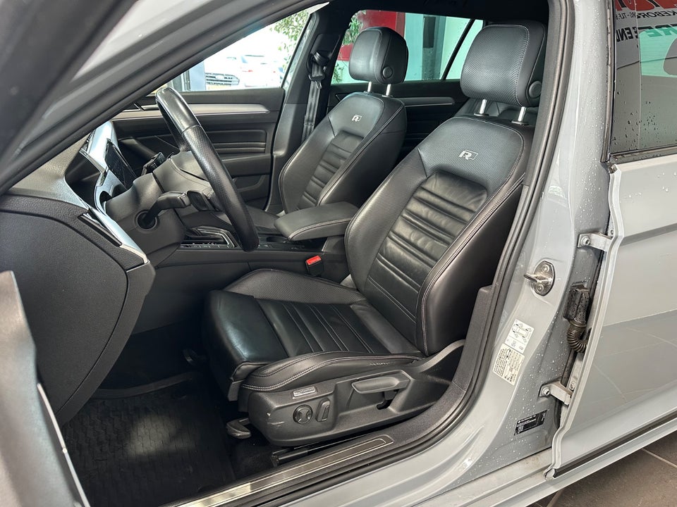 VW Passat 2,0 TSi 272 R-line Variant DSG 4Motion 5d
