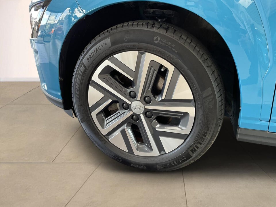 Hyundai Kona 39 EV Essential 5d