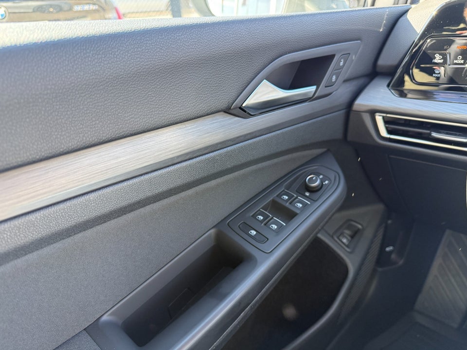 VW Golf VIII 1,4 eHybrid DSG 5d
