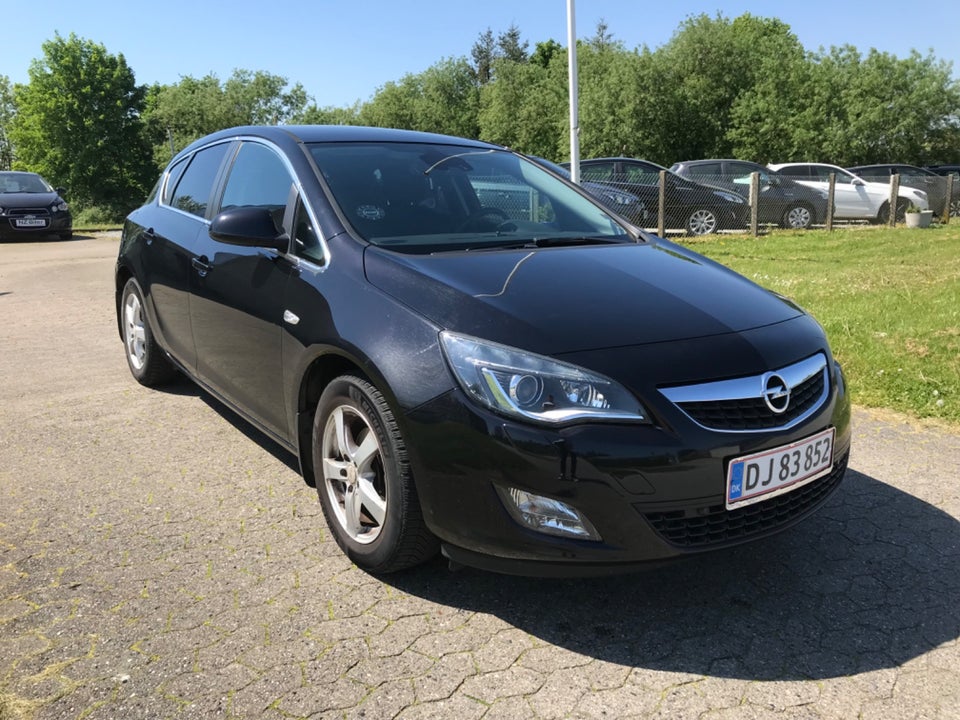 Opel Astra 1,6 Sport aut. 5d