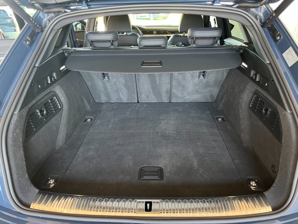 Audi Q8 e-tron 50 S-line quattro 5d