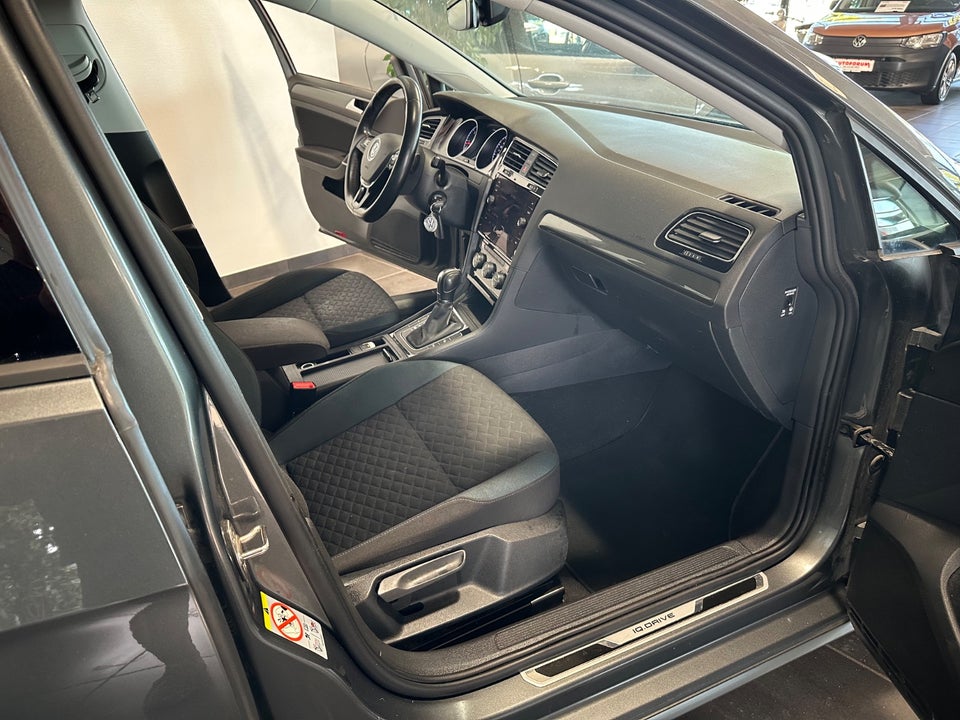 VW Golf VII 1,6 TDi 115 IQ.Drive DSG 5d