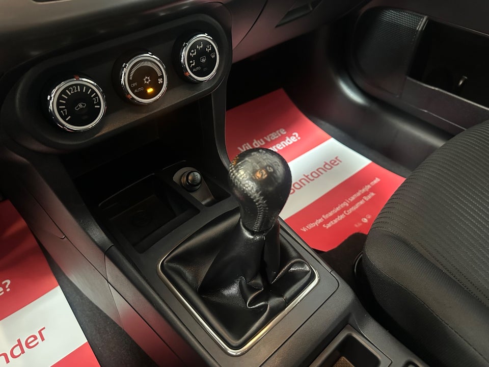 Mitsubishi Lancer 1,6 Invite SportBack 5d