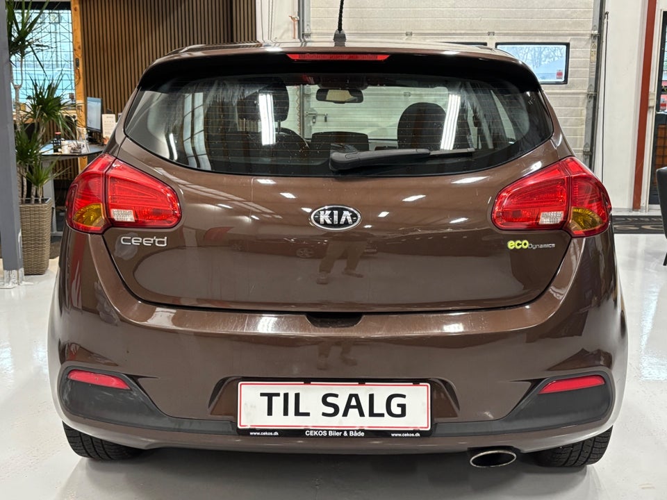 Kia Ceed 1,6 GDi Premium 5d