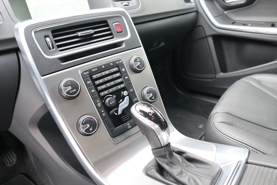 Volvo V60 2,0 D3 136 Momentum aut. 5d