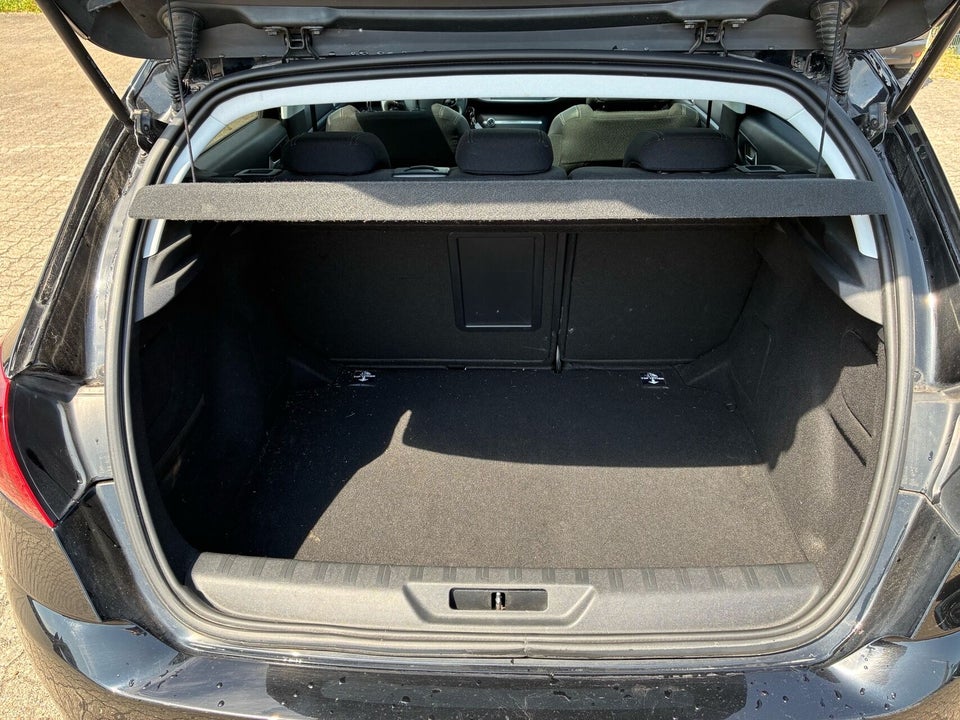 Peugeot 308 1,5 BlueHDi 130 Infinity 5d