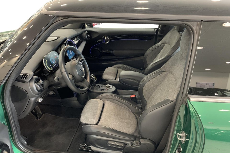 MINI Cooper SE Classic Trim 3d