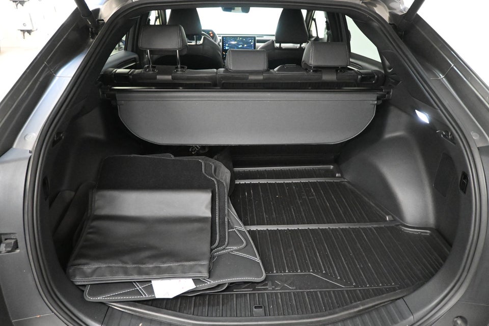 Toyota bZ4X Executive AWD 5d