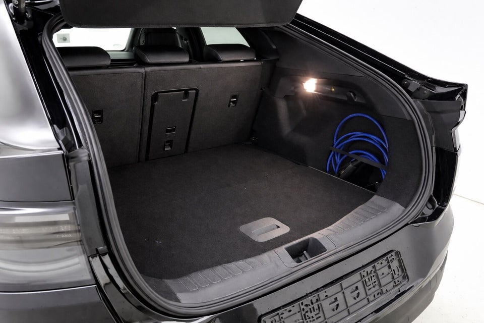 Ford Capri 77 Premium Extended Range 5d