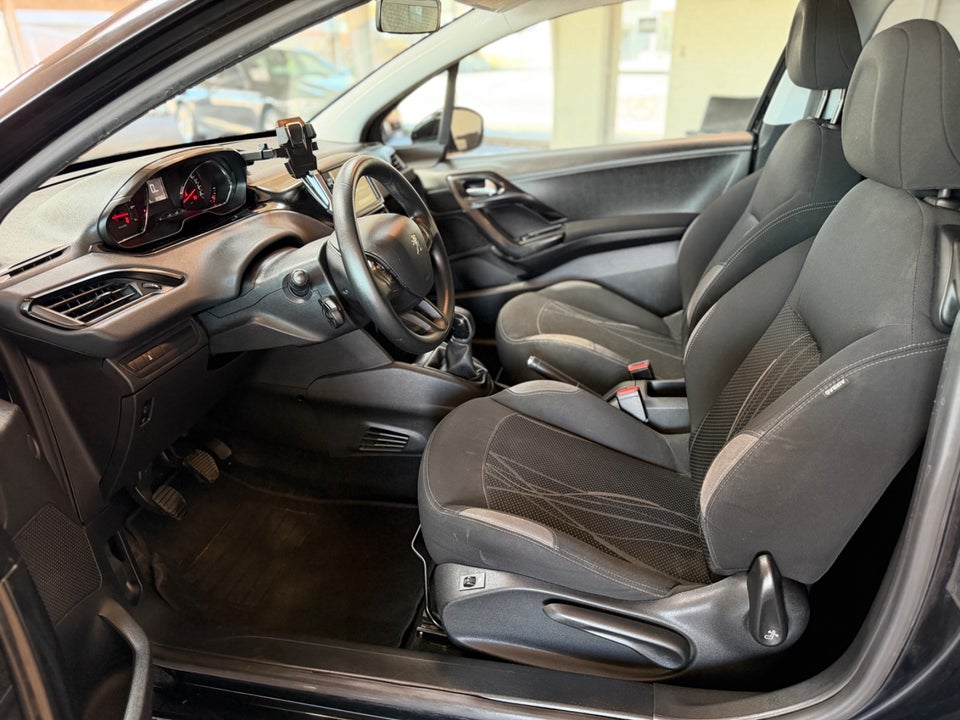 Peugeot 208 1,2 VTi Access 3d