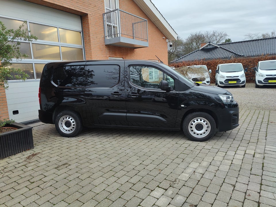 Citroën Berlingo 1,5 BlueHDi 130 L2 ProffLine+ EAT8 Van