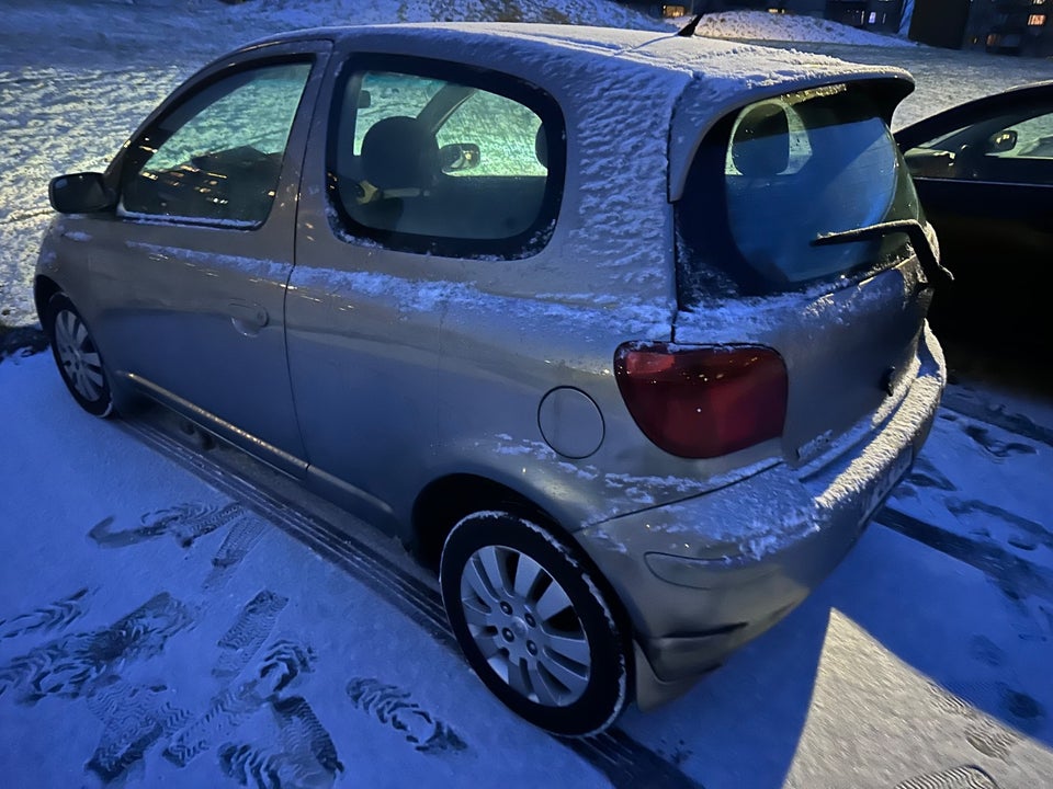 Toyota Yaris 1,3 Blue 3d