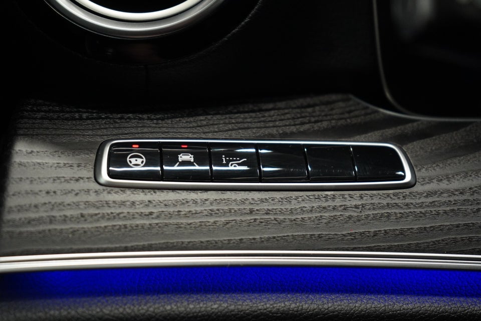 Mercedes E300 de 2,0 AMG Line aut. 4d