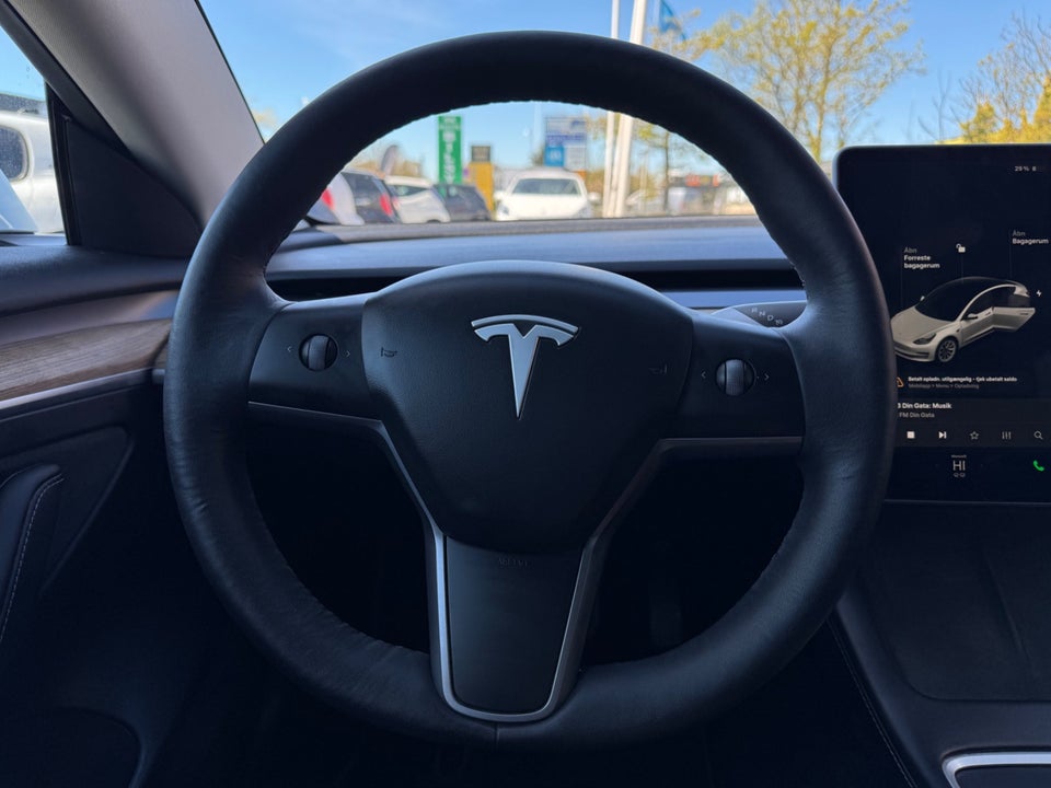Tesla Model 3 Standard Range+ RWD 4d