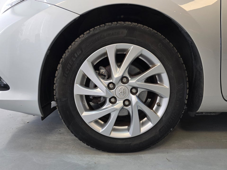 Toyota Auris 1,8 Hybrid H2 Touring Sports CVT 5d