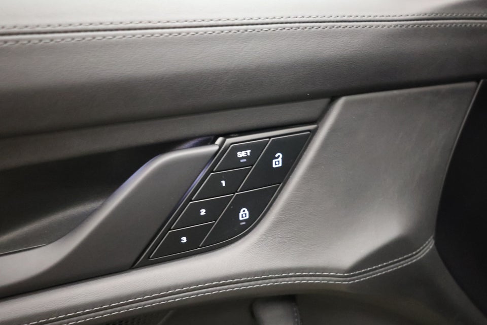 Porsche Taycan Performance+ 4d
