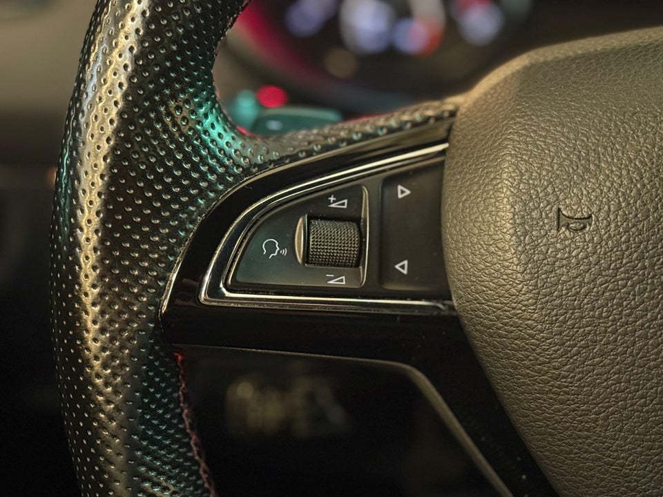 Skoda Octavia 2,0 TSi 220 RS DSG 5d