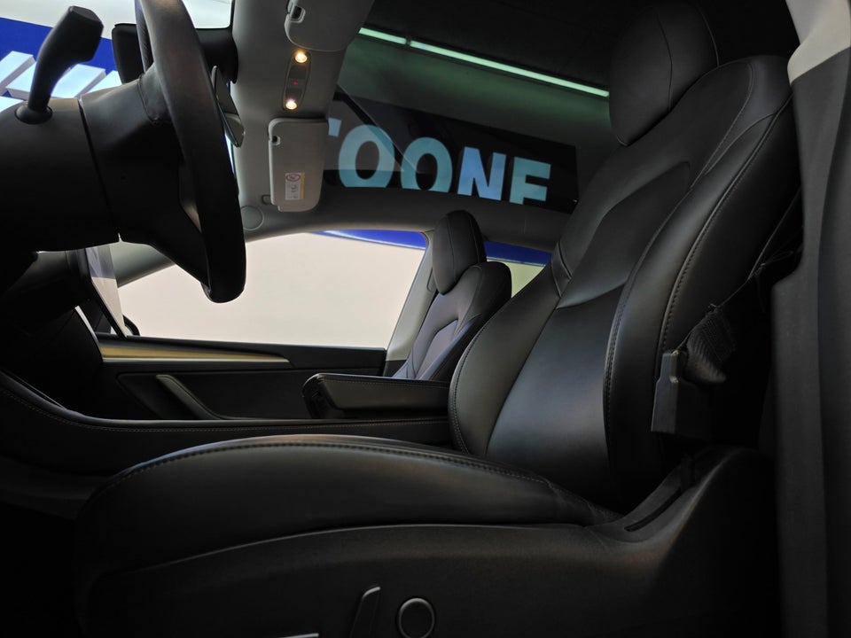 Tesla Model Y Long Range AWD 5d