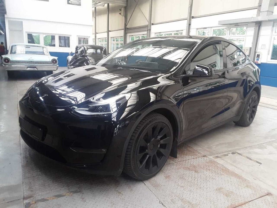 Tesla Model Y Long Range AWD 5d