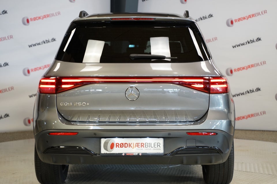 Mercedes EQB250+ AMG Line 5d