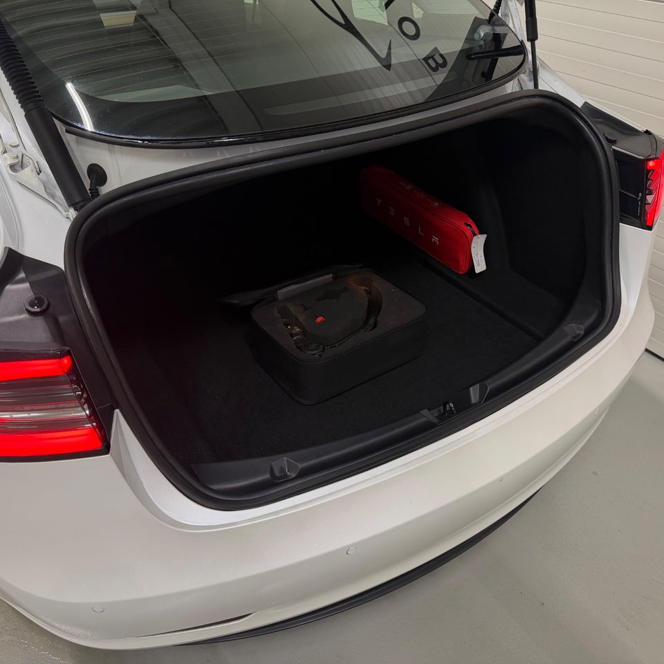 Tesla Model 3 Long Range AWD 4d