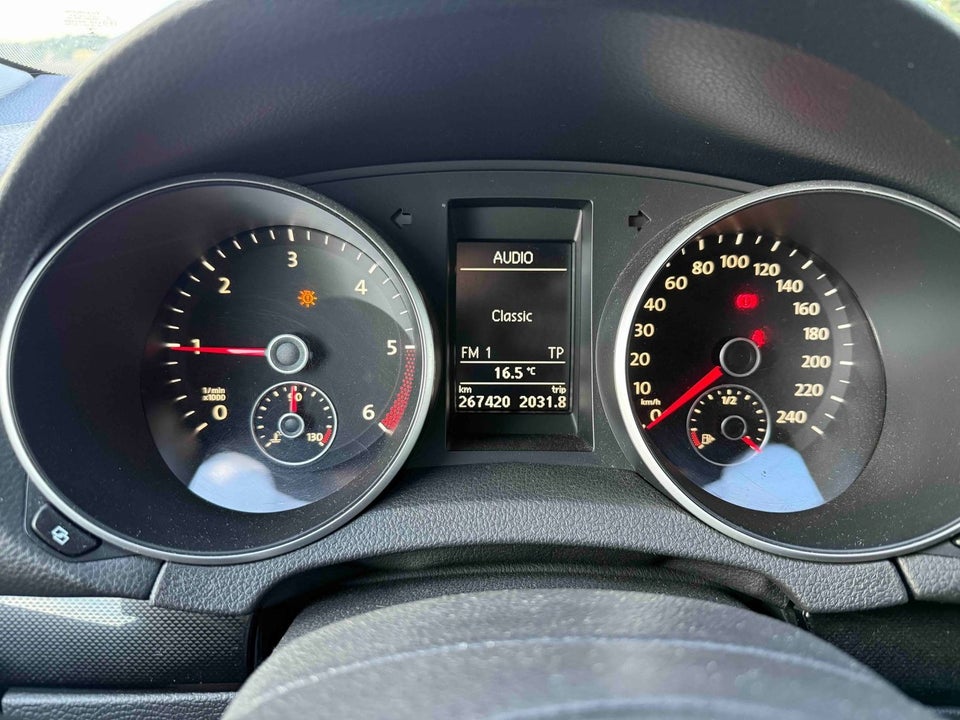 VW Golf VI 1,6 TDi 105 Highline Variant BMT 5d