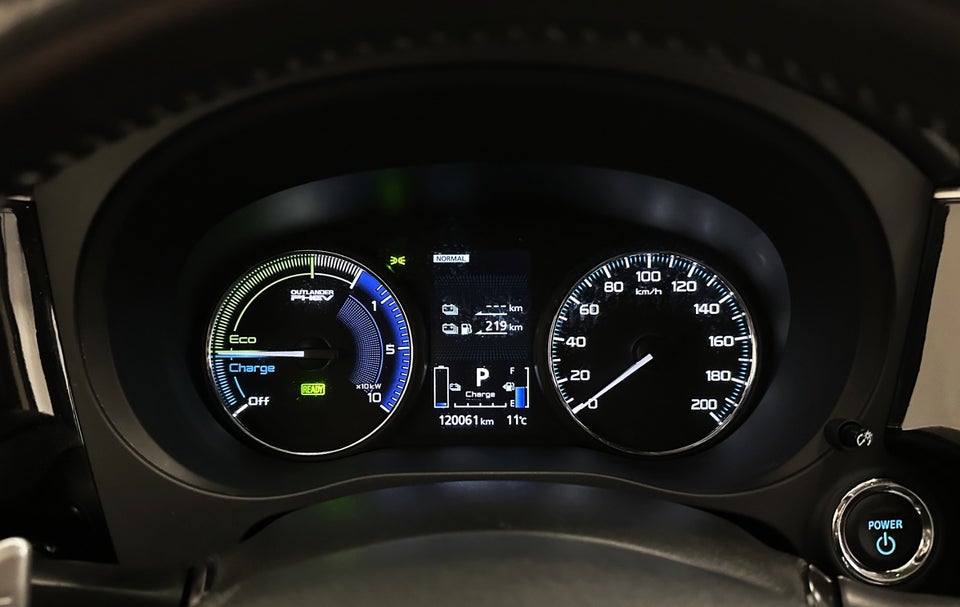 Mitsubishi Outlander 2,4 PHEV Intense CVT 4WD 5d