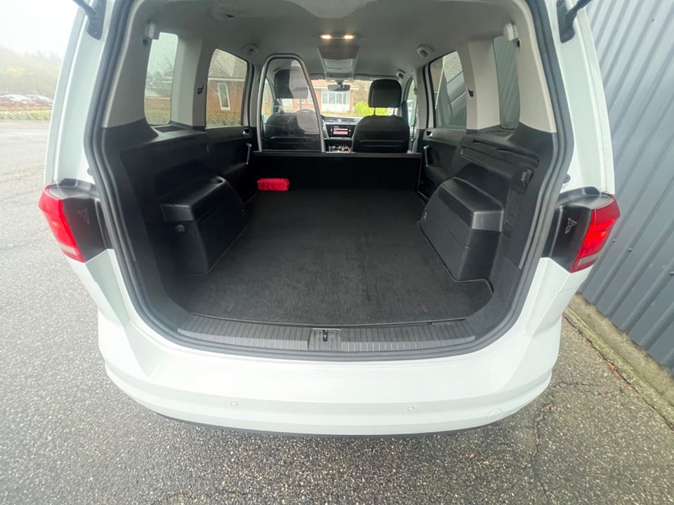 VW Touran 2,0 TDi 115 Highline DSG Van 5d