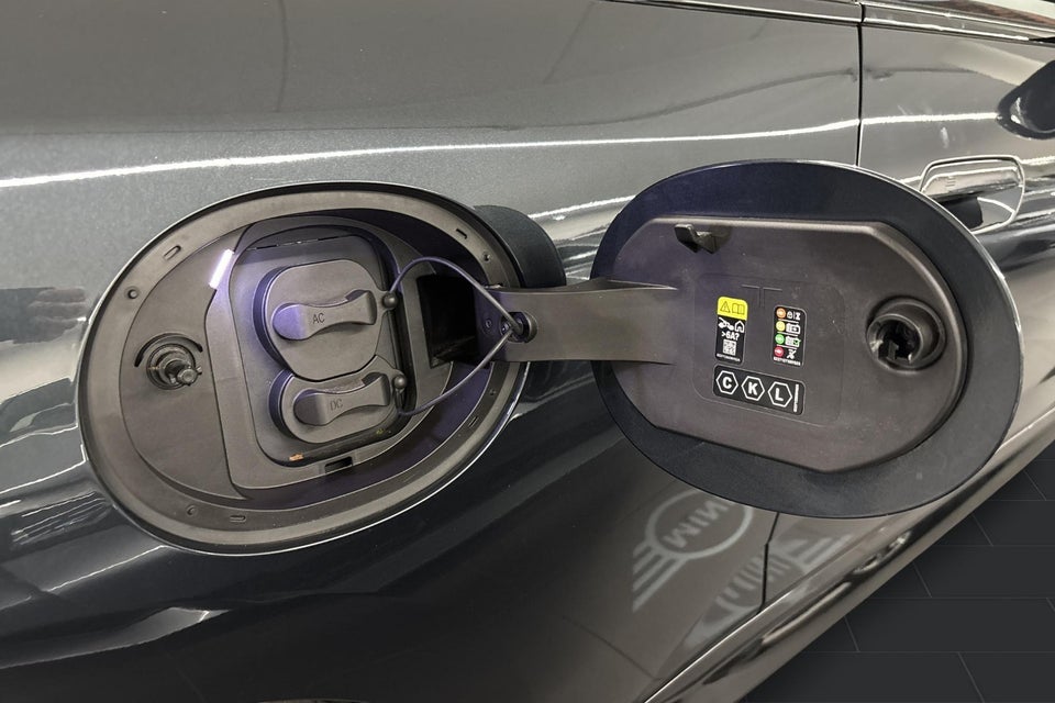 MINI Cooper E JCW Trim M 3d