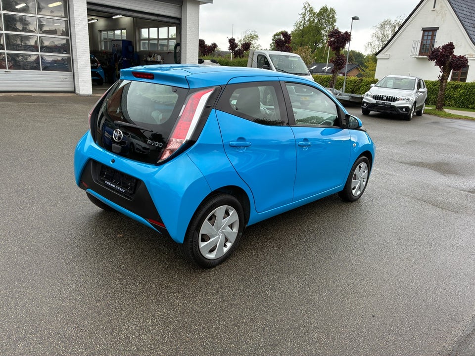 Toyota Aygo 1,0 VVT-i x-play 5d