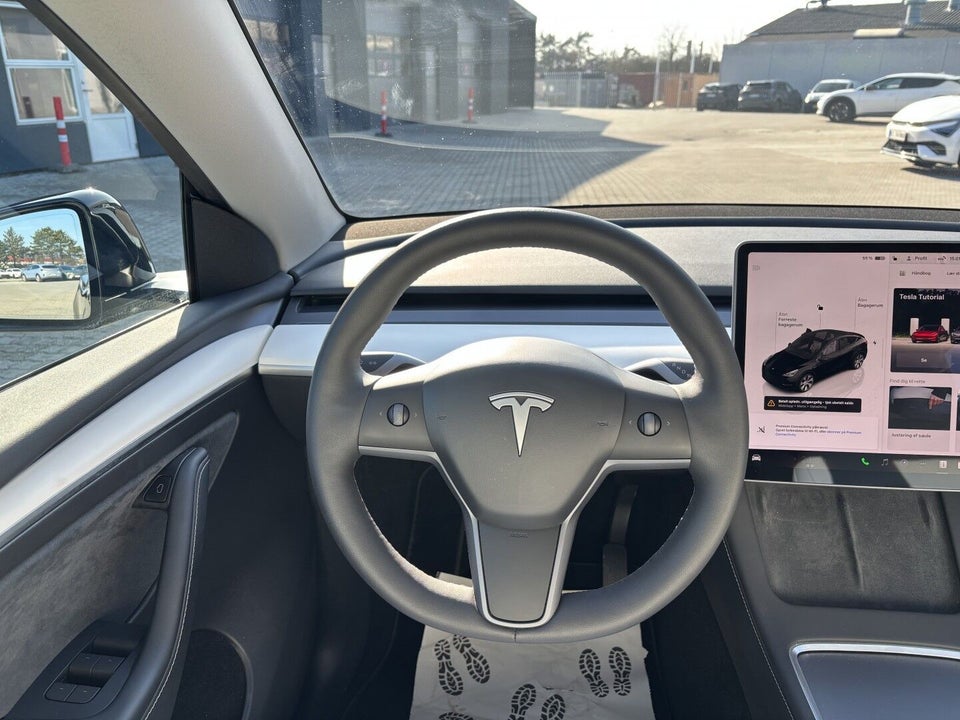 Tesla Model Y RWD 5d