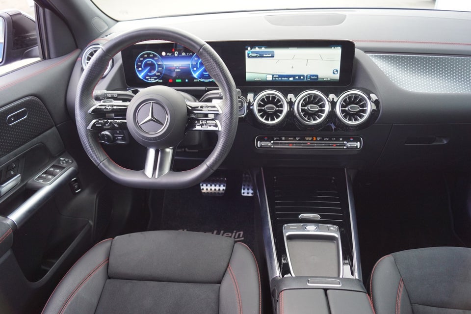 Mercedes EQA300 AMG Line 4Matic 5d