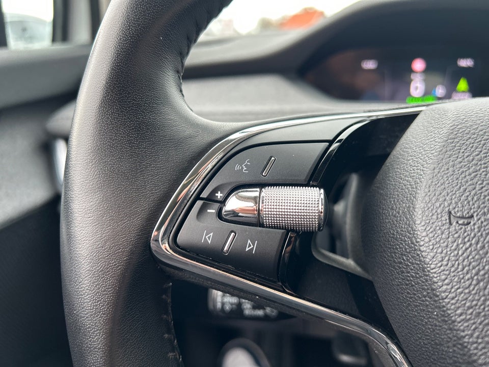 Skoda Enyaq 60 iV Loft 5d