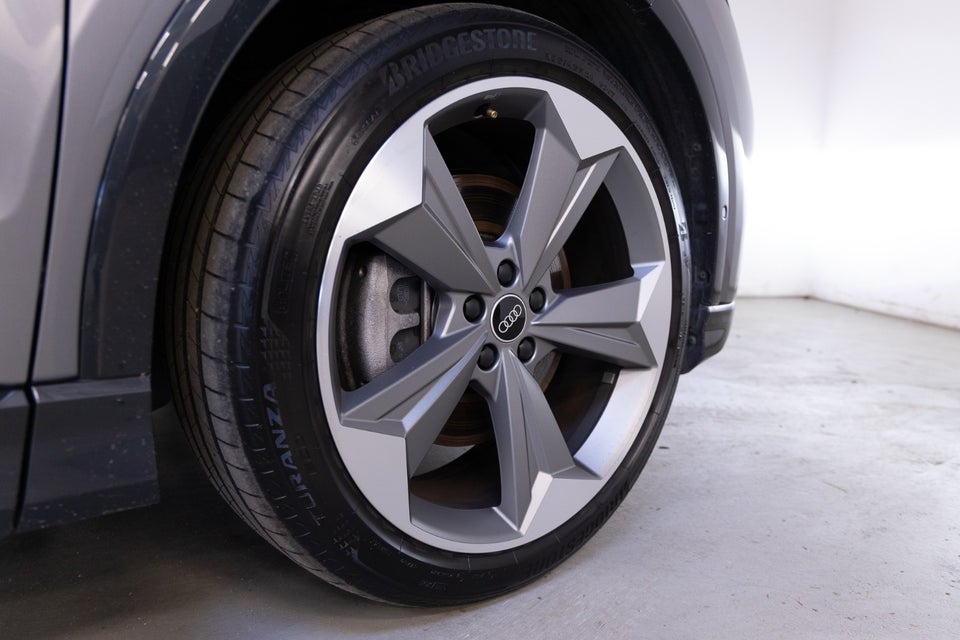 Audi Q4 e-tron 40 S-line 5d